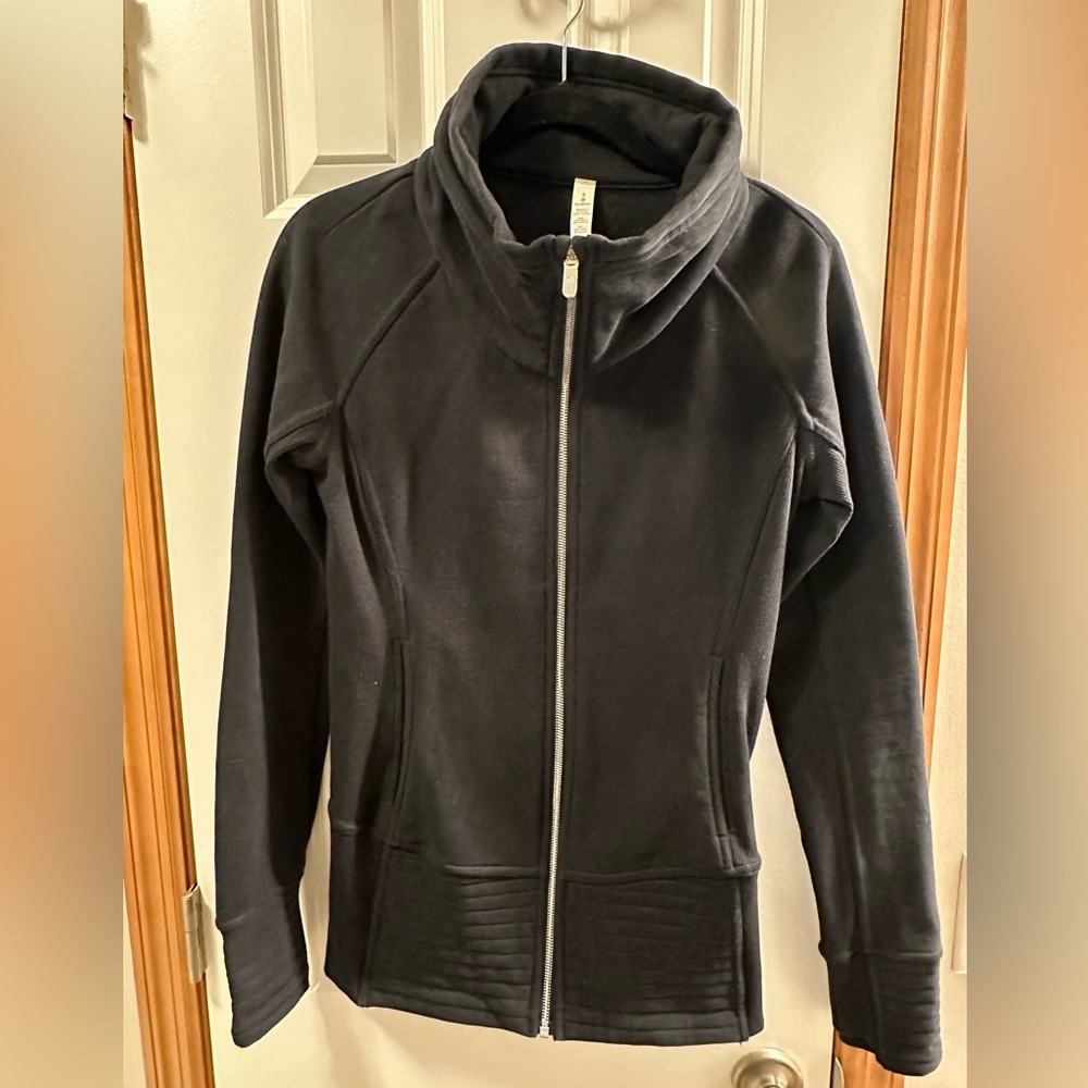 lululemon athletica Black Full-Zip sweatshirt size 6